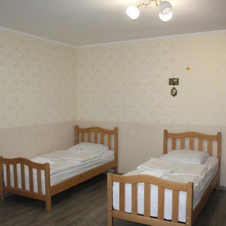 Roza Guesthouse Kazbegi Bagian luar foto